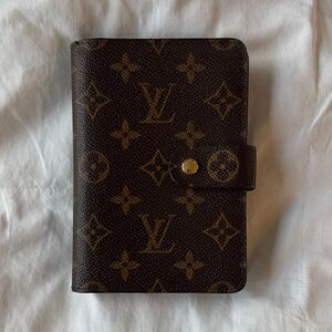 Louis Vuitton 2005 LV Monogram Porte-Papier Zippé Wallet